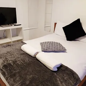 cosy-home-near-central-e1.cambridgehotelsuk.com/